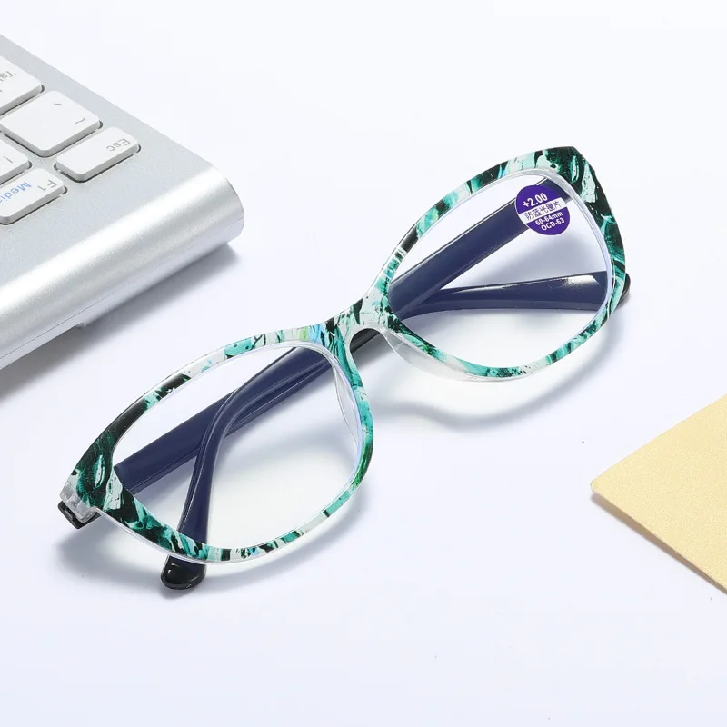 Outdoor Lighting Trends - Anti-Blue Light Reading Glasses Women's Trend