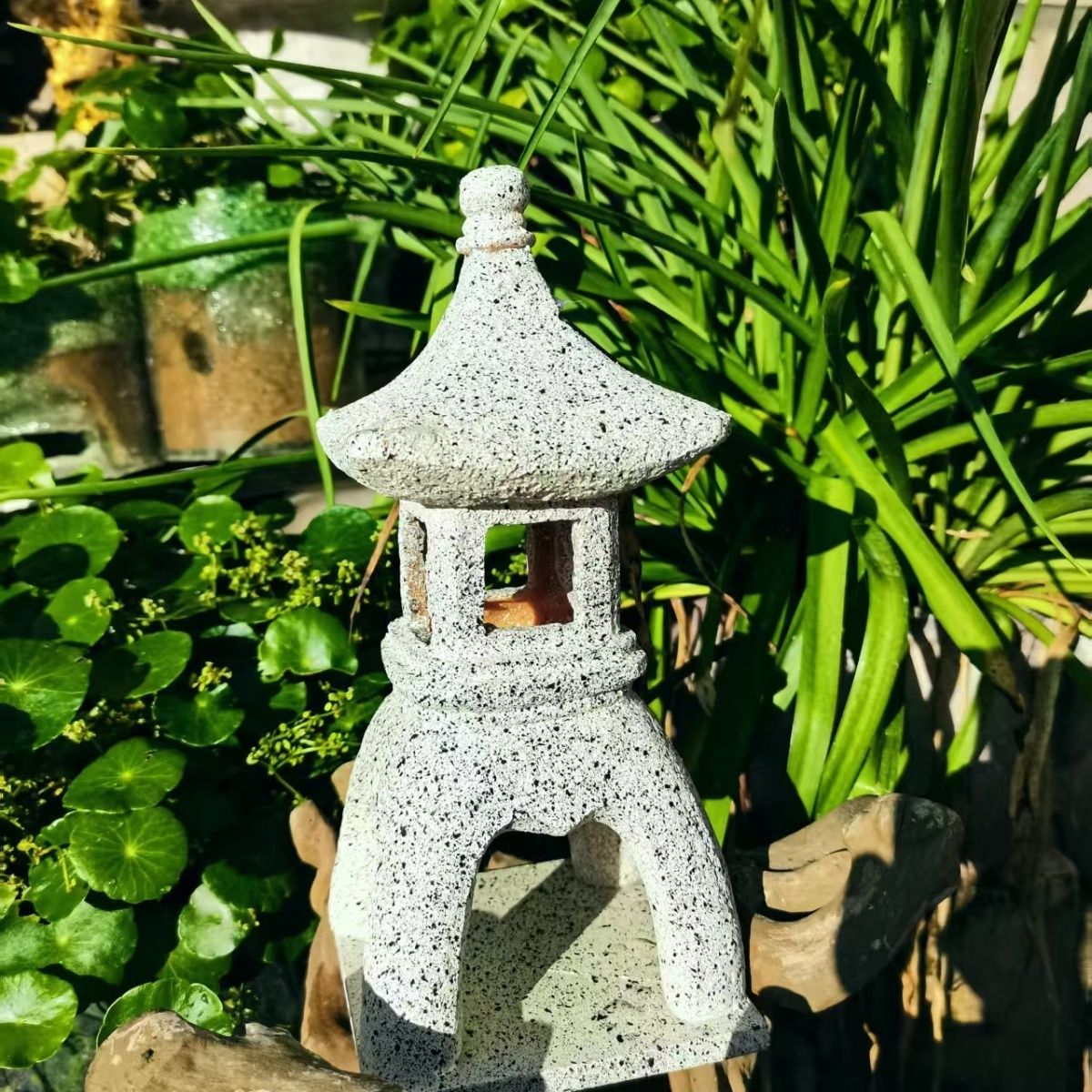 Pagoda Solar Decor Garden Ligh - Outdoor Zen Lighting recension och pris